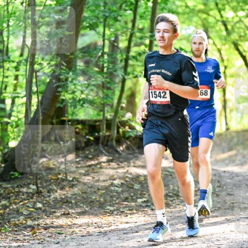 28.09.2025 - 33. Volkslauf durch das schöne Alstertal Dr. Thomas Lammeyer http://msf.ph/oto/8964884 28.09.2025 11:24:26 Laufen 1542, 68 meine-sportfotos.de