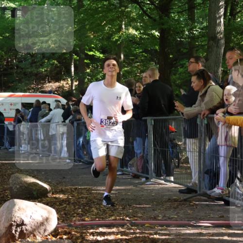 28.09.2025 - 33. Volkslauf durch das schöne Alstertal Strokosch-Dieckow http://msf.ph/oto/8964951 28.09.2025 11:16:30 Ziel 3925 meine-sportfotos.de