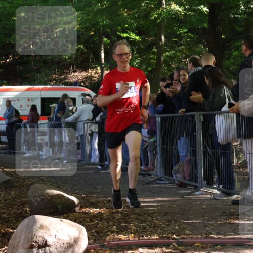 28.09.2025 - 33. Volkslauf durch das schöne Alstertal Strokosch-Dieckow http://msf.ph/oto/8965047 28.09.2025 11:16:53 Ziel 3934 meine-sportfotos.de