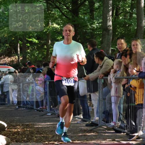 28.09.2025 - 33. Volkslauf durch das schöne Alstertal Strokosch-Dieckow http://msf.ph/oto/8965096 28.09.2025 11:17:46 Ziel 1502, 3094, 3107 meine-sportfotos.de