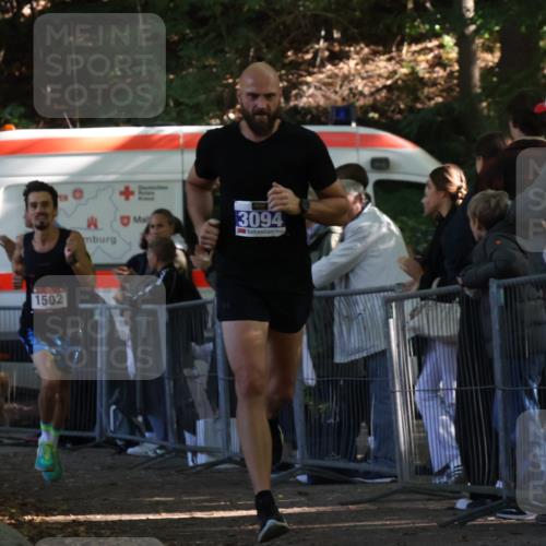 28.09.2025 - 33. Volkslauf durch das schöne Alstertal Strokosch-Dieckow http://msf.ph/oto/8965102 28.09.2025 11:17:50 Ziel 1502, 3094 meine-sportfotos.de