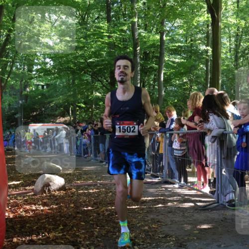 28.09.2025 - 33. Volkslauf durch das schöne Alstertal Strokosch-Dieckow http://msf.ph/oto/8965110 28.09.2025 11:17:55 Ziel 1502, 3094, 3906 meine-sportfotos.de