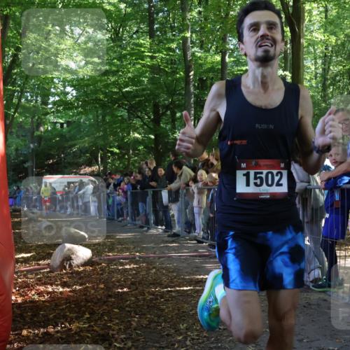 28.09.2025 - 33. Volkslauf durch das schöne Alstertal Strokosch-Dieckow http://msf.ph/oto/8965111 28.09.2025 11:17:56 Ziel 1502, 3906 meine-sportfotos.de