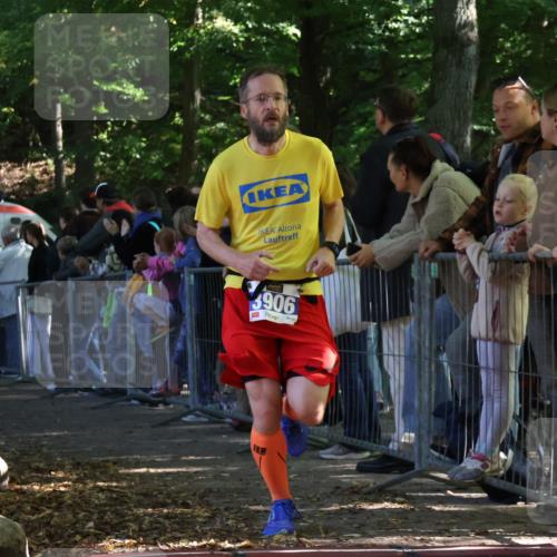 28.09.2025 - 33. Volkslauf durch das schöne Alstertal Strokosch-Dieckow http://msf.ph/oto/8965116 28.09.2025 11:18:01 Ziel 3906, 3921 meine-sportfotos.de