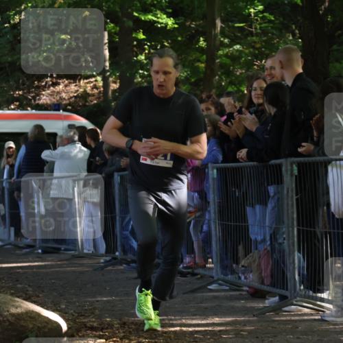 28.09.2025 - 33. Volkslauf durch das schöne Alstertal Strokosch-Dieckow http://msf.ph/oto/8965121 28.09.2025 11:18:05 Ziel 3921 meine-sportfotos.de
