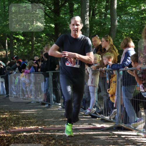 28.09.2025 - 33. Volkslauf durch das schöne Alstertal Strokosch-Dieckow http://msf.ph/oto/8965123 28.09.2025 11:18:06 Ziel 3921 meine-sportfotos.de
