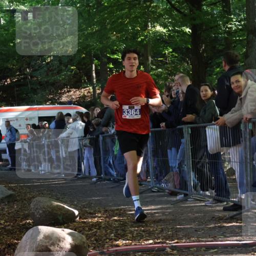 28.09.2025 - 33. Volkslauf durch das schöne Alstertal Strokosch-Dieckow http://msf.ph/oto/8965128 28.09.2025 11:18:16 Ziel 3364 meine-sportfotos.de