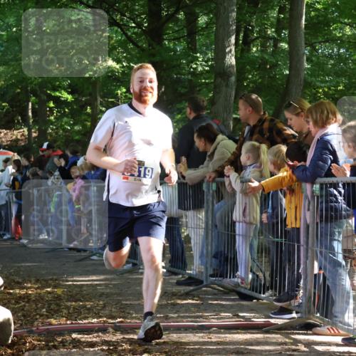 28.09.2025 - 33. Volkslauf durch das schöne Alstertal Strokosch-Dieckow http://msf.ph/oto/8965137 28.09.2025 11:18:46 Ziel 1501, 3419, 3909 meine-sportfotos.de