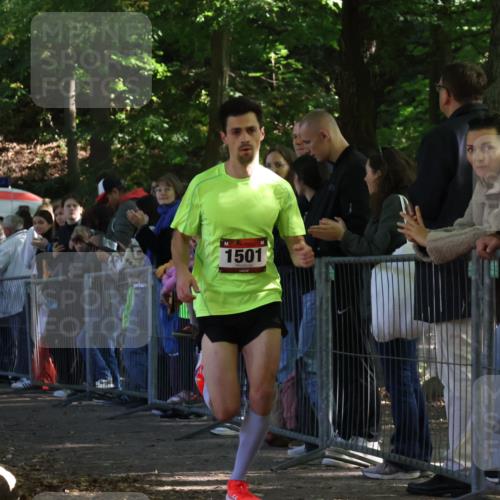 28.09.2025 - 33. Volkslauf durch das schöne Alstertal Strokosch-Dieckow http://msf.ph/oto/8965141 28.09.2025 11:18:48 Ziel 1501 meine-sportfotos.de