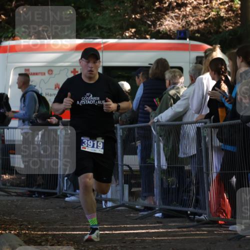 28.09.2025 - 33. Volkslauf durch das schöne Alstertal Strokosch-Dieckow http://msf.ph/oto/8965145 28.09.2025 11:18:57 Ziel 3919 meine-sportfotos.de