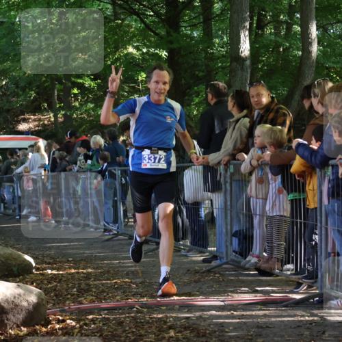 28.09.2025 - 33. Volkslauf durch das schöne Alstertal Strokosch-Dieckow http://msf.ph/oto/8965239 28.09.2025 11:20:50 Ziel 3372, 3393 meine-sportfotos.de