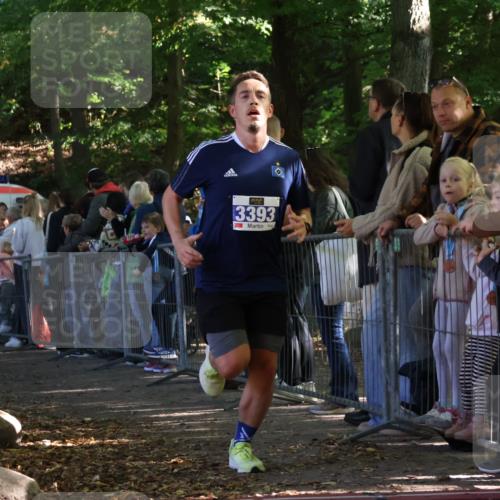28.09.2025 - 33. Volkslauf durch das schöne Alstertal Strokosch-Dieckow http://msf.ph/oto/8965246 28.09.2025 11:20:55 Ziel 3393 meine-sportfotos.de