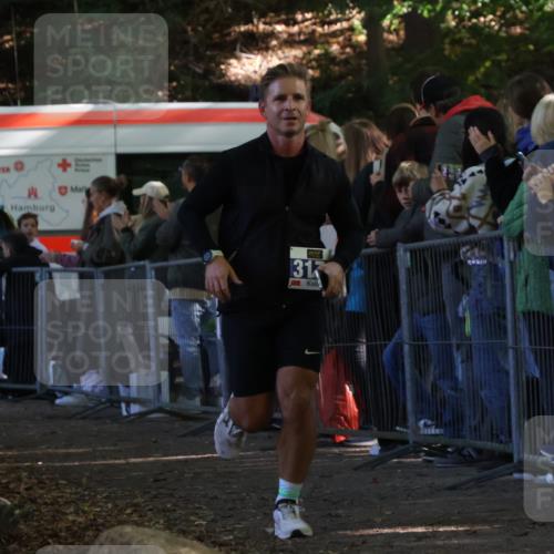 28.09.2025 - 33. Volkslauf durch das schöne Alstertal Strokosch-Dieckow http://msf.ph/oto/8965258 28.09.2025 11:21:25 Ziel 3046, 3178, 3396 meine-sportfotos.de