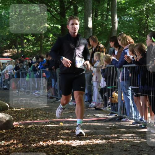 28.09.2025 - 33. Volkslauf durch das schöne Alstertal Strokosch-Dieckow http://msf.ph/oto/8965263 28.09.2025 11:21:28 Ziel 3046, 3178, 3396 meine-sportfotos.de