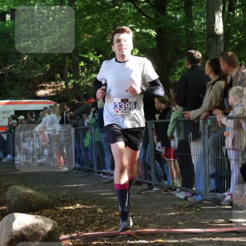 28.09.2025 - 33. Volkslauf durch das schöne Alstertal Strokosch-Dieckow http://msf.ph/oto/8965269 28.09.2025 11:21:32 Ziel 3046, 3387, 3396 meine-sportfotos.de