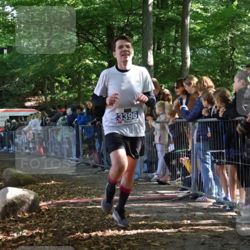 28.09.2025 - 33. Volkslauf durch das schöne Alstertal Strokosch-Dieckow http://msf.ph/oto/8965270 28.09.2025 11:21:33 Ziel 3387, 3396 meine-sportfotos.de