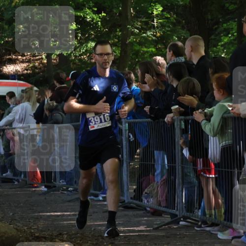 28.09.2025 - 33. Volkslauf durch das schöne Alstertal Strokosch-Dieckow http://msf.ph/oto/8965282 28.09.2025 11:21:50 Ziel 3031, 3052, 3916 meine-sportfotos.de