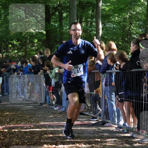28.09.2025 - 33. Volkslauf durch das schöne Alstertal Strokosch-Dieckow http://msf.ph/oto/8965285 28.09.2025 11:21:51 Ziel 3031, 3052, 3916 meine-sportfotos.de
