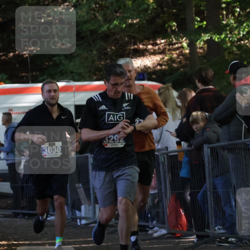 28.09.2025 - 33. Volkslauf durch das schöne Alstertal Strokosch-Dieckow http://msf.ph/oto/8965309 28.09.2025 11:22:15 Ziel 3030, 3176, 3292, 3335, 3927 meine-sportfotos.de