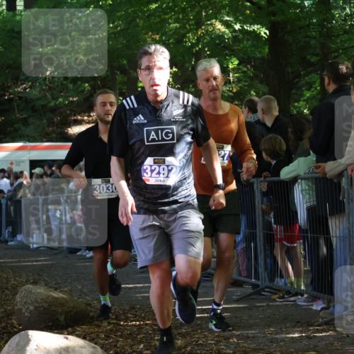 28.09.2025 - 33. Volkslauf durch das schöne Alstertal Strokosch-Dieckow http://msf.ph/oto/8965312 28.09.2025 11:22:17 Ziel 3030, 3292, 3335, 3927 meine-sportfotos.de