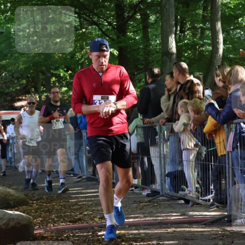 28.09.2025 - 33. Volkslauf durch das schöne Alstertal Strokosch-Dieckow http://msf.ph/oto/8965338 28.09.2025 11:22:35 Ziel 3019, 3136, 3190, 3223, 3316, 3381 meine-sportfotos.de