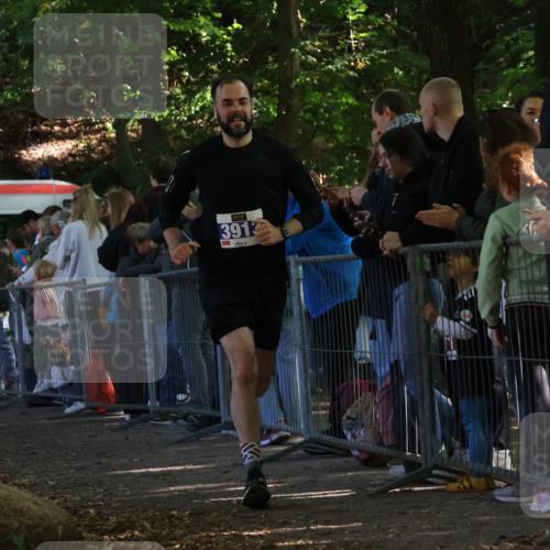 28.09.2025 - 33. Volkslauf durch das schöne Alstertal Strokosch-Dieckow http://msf.ph/oto/8965356 28.09.2025 11:22:49 Ziel 3913 meine-sportfotos.de