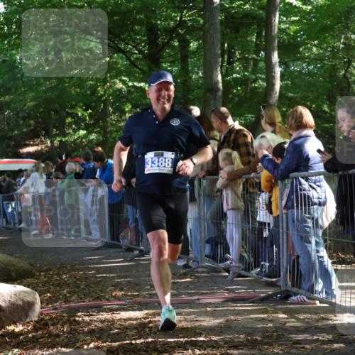 28.09.2025 - 33. Volkslauf durch das schöne Alstertal Strokosch-Dieckow http://msf.ph/oto/8965377 28.09.2025 11:23:11 Ziel 3232, 3388 meine-sportfotos.de