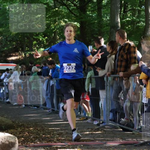 28.09.2025 - 33. Volkslauf durch das schöne Alstertal Strokosch-Dieckow http://msf.ph/oto/8965384 28.09.2025 11:23:19 Ziel 3232 meine-sportfotos.de