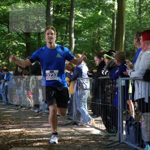 28.09.2025 - 33. Volkslauf durch das schöne Alstertal Strokosch-Dieckow http://msf.ph/oto/8965386 28.09.2025 11:23:20 Ziel 3201, 3232, 3247 meine-sportfotos.de