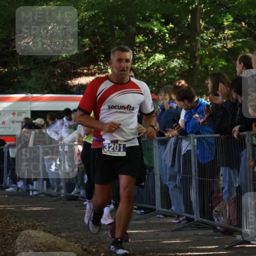 28.09.2025 - 33. Volkslauf durch das schöne Alstertal Strokosch-Dieckow http://msf.ph/oto/8965389 28.09.2025 11:23:27 Ziel 3201, 3247, 3248, 3333, 3948 meine-sportfotos.de
