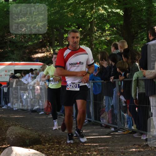 28.09.2025 - 33. Volkslauf durch das schöne Alstertal Strokosch-Dieckow http://msf.ph/oto/8965390 28.09.2025 11:23:27 Ziel 3201, 3247, 3248, 3333, 3948 meine-sportfotos.de