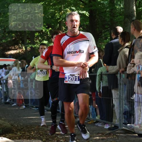 28.09.2025 - 33. Volkslauf durch das schöne Alstertal Strokosch-Dieckow http://msf.ph/oto/8965391 28.09.2025 11:23:28 Ziel 3201, 3247, 3248, 3333, 3948 meine-sportfotos.de