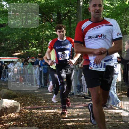 28.09.2025 - 33. Volkslauf durch das schöne Alstertal Strokosch-Dieckow http://msf.ph/oto/8965393 28.09.2025 11:23:29 Ziel 3201, 3247, 3248, 3333, 3948 meine-sportfotos.de