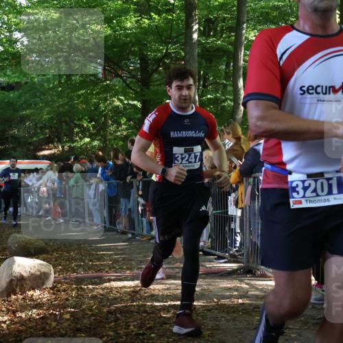 28.09.2025 - 33. Volkslauf durch das schöne Alstertal Strokosch-Dieckow http://msf.ph/oto/8965394 28.09.2025 11:23:29 Ziel 3201, 3247, 3248, 3333, 3948 meine-sportfotos.de