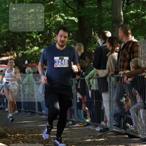 28.09.2025 - 33. Volkslauf durch das schöne Alstertal Strokosch-Dieckow http://msf.ph/oto/8965398 28.09.2025 11:23:33 Ziel 3248, 3929, 3948 meine-sportfotos.de