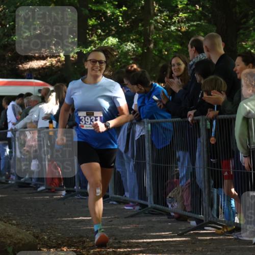 28.09.2025 - 33. Volkslauf durch das schöne Alstertal Strokosch-Dieckow http://msf.ph/oto/8965411 28.09.2025 11:23:42 Ziel 3133, 3202, 3931 meine-sportfotos.de