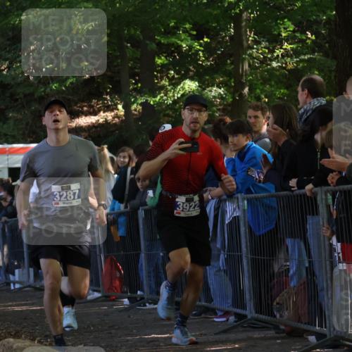 28.09.2025 - 33. Volkslauf durch das schöne Alstertal Strokosch-Dieckow http://msf.ph/oto/8965441 28.09.2025 11:24:09 Ziel 3032, 3287, 3922, 3942 meine-sportfotos.de