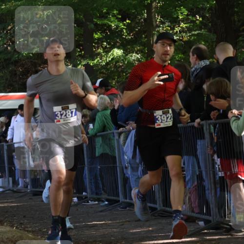 28.09.2025 - 33. Volkslauf durch das schöne Alstertal Strokosch-Dieckow http://msf.ph/oto/8965442 28.09.2025 11:24:10 Ziel 3032, 3287, 3922, 3942 meine-sportfotos.de
