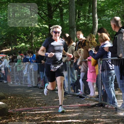 28.09.2025 - 33. Volkslauf durch das schöne Alstertal Strokosch-Dieckow http://msf.ph/oto/8965466 28.09.2025 11:24:27 Ziel 3220, 3285, 3380, 3382 meine-sportfotos.de