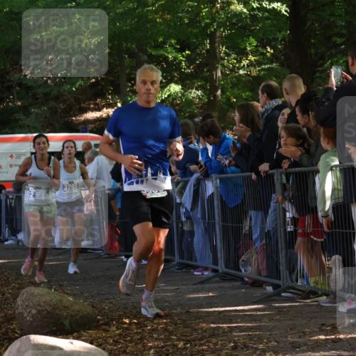 28.09.2025 - 33. Volkslauf durch das schöne Alstertal Strokosch-Dieckow http://msf.ph/oto/8965471 28.09.2025 11:24:31 Ziel 3285, 3314, 3380, 3382 meine-sportfotos.de