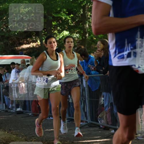 28.09.2025 - 33. Volkslauf durch das schöne Alstertal Strokosch-Dieckow http://msf.ph/oto/8965474 28.09.2025 11:24:32 Ziel 3285, 3314, 3380, 3382 meine-sportfotos.de
