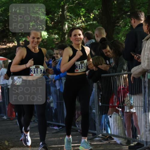 28.09.2025 - 33. Volkslauf durch das schöne Alstertal Strokosch-Dieckow http://msf.ph/oto/8965543 28.09.2025 11:25:50 Ziel 3093, 3155, 3187 meine-sportfotos.de