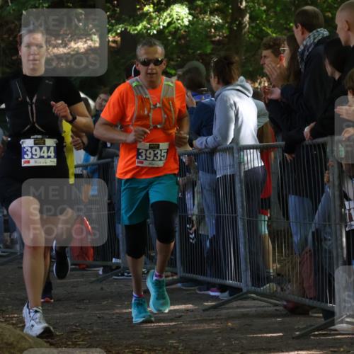 28.09.2025 - 33. Volkslauf durch das schöne Alstertal Strokosch-Dieckow http://msf.ph/oto/8965551 28.09.2025 11:26:05 Ziel 1505, 3935, 3944 meine-sportfotos.de