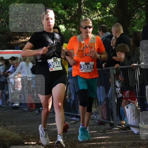 28.09.2025 - 33. Volkslauf durch das schöne Alstertal Strokosch-Dieckow http://msf.ph/oto/8965553 28.09.2025 11:26:06 Ziel 1505, 3935, 3944 meine-sportfotos.de
