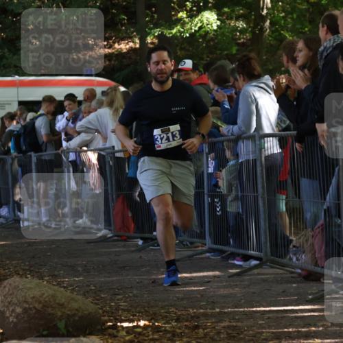 28.09.2025 - 33. Volkslauf durch das schöne Alstertal Strokosch-Dieckow http://msf.ph/oto/8965560 28.09.2025 11:26:17 Ziel 3213 meine-sportfotos.de