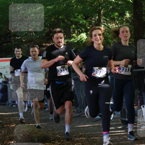 28.09.2025 - 33. Volkslauf durch das schöne Alstertal Strokosch-Dieckow http://msf.ph/oto/8965619 28.09.2025 11:27:16 Ziel 3308, 3309, 3312, 3313, 3936 meine-sportfotos.de