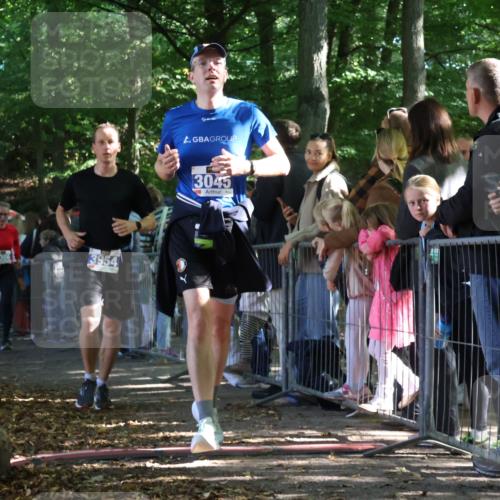 28.09.2025 - 33. Volkslauf durch das schöne Alstertal Strokosch-Dieckow http://msf.ph/oto/8965659 28.09.2025 11:27:48 Ziel 3045, 3142, 3143, 3144, 3254, 3306, 3945, 3954 meine-sportfotos.de