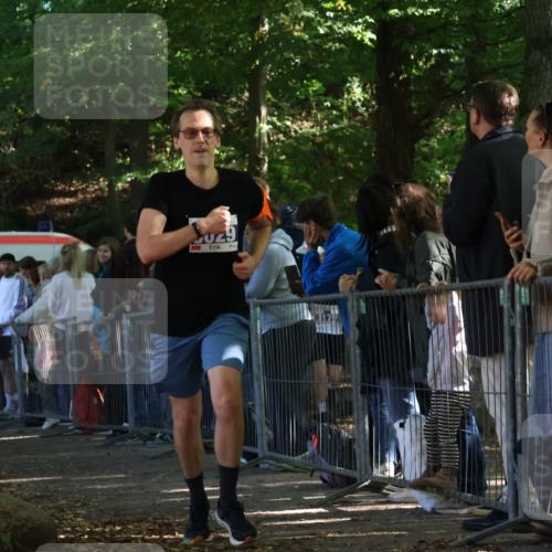 28.09.2025 - 33. Volkslauf durch das schöne Alstertal Strokosch-Dieckow http://msf.ph/oto/8965710 28.09.2025 11:28:29 Ziel 3029 meine-sportfotos.de