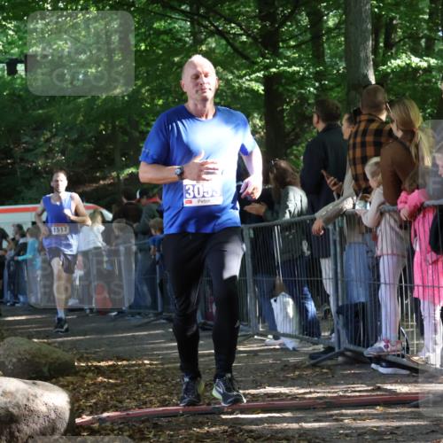 28.09.2025 - 33. Volkslauf durch das schöne Alstertal Strokosch-Dieckow http://msf.ph/oto/8965789 28.09.2025 11:30:01 Ziel 1517, 3053, 3278, 3279 meine-sportfotos.de