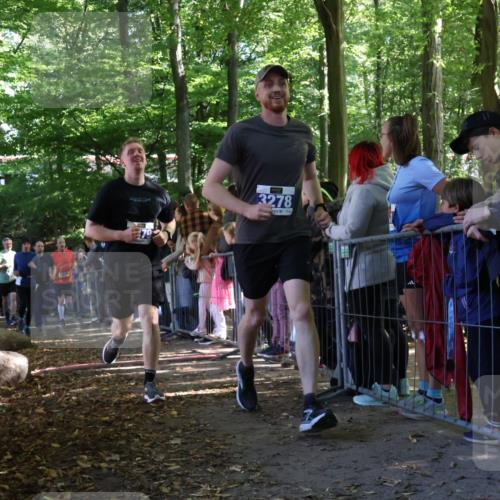 28.09.2025 - 33. Volkslauf durch das schöne Alstertal Strokosch-Dieckow http://msf.ph/oto/8965798 28.09.2025 11:30:08 Ziel 1511, 1518, 3189, 3198, 3199, 3278, 3279, 3318, 3376, 3950 meine-sportfotos.de